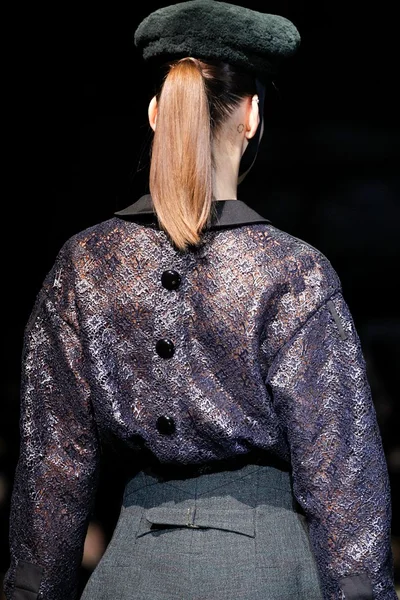 Look 90
